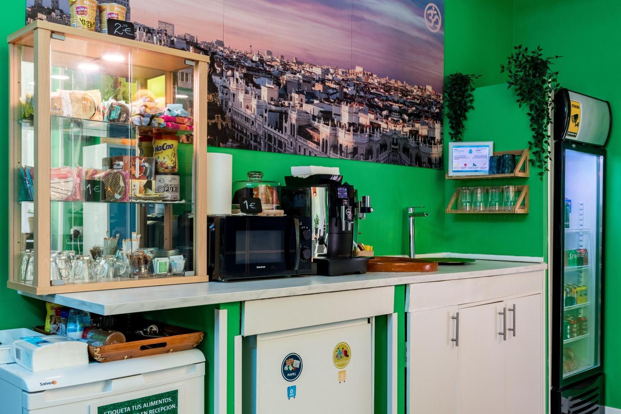 Oxygen Hostel Capsula Madrid Ngoại thất bức ảnh