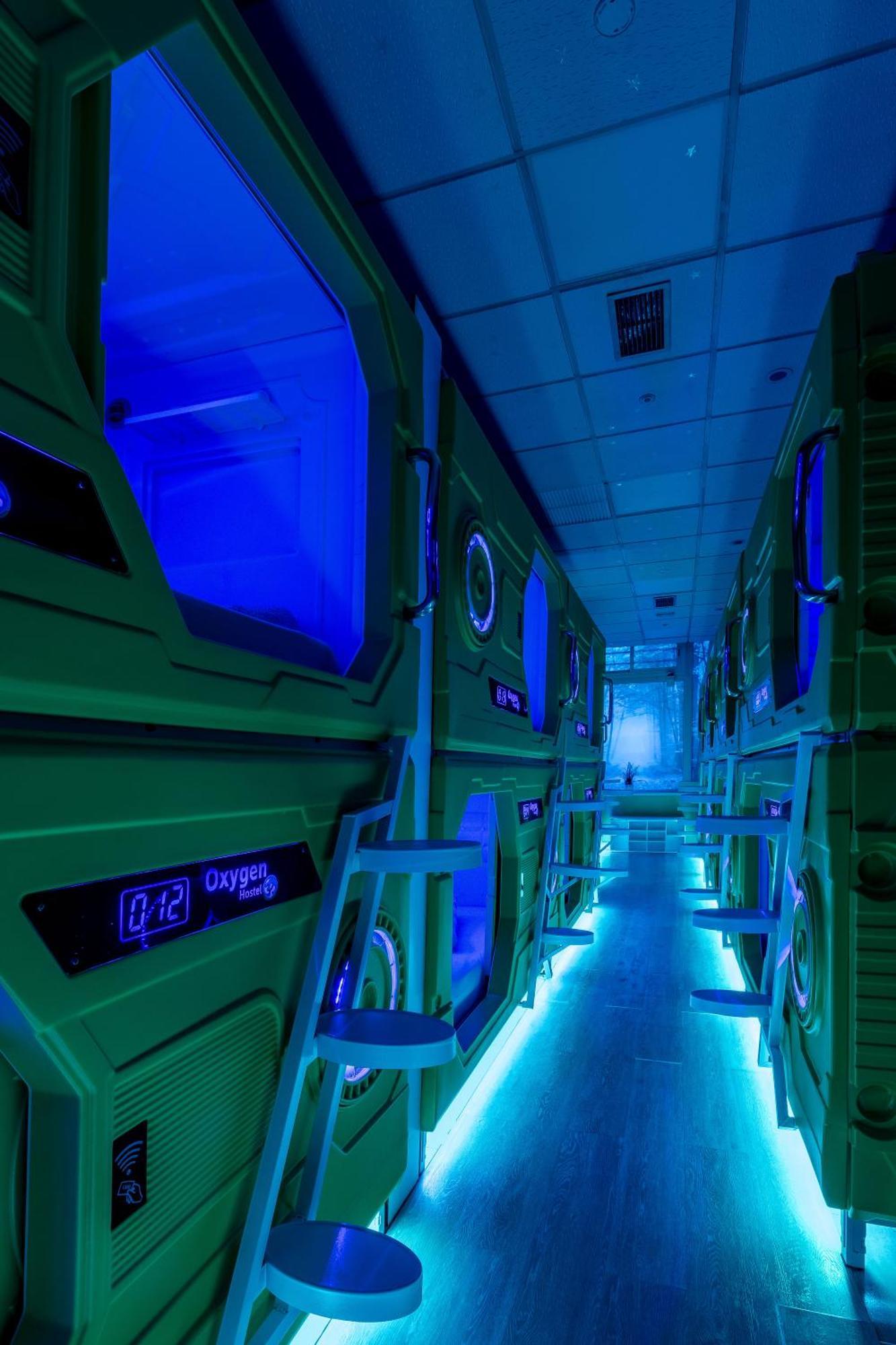 Oxygen Hostel Capsula Madrid Ngoại thất bức ảnh