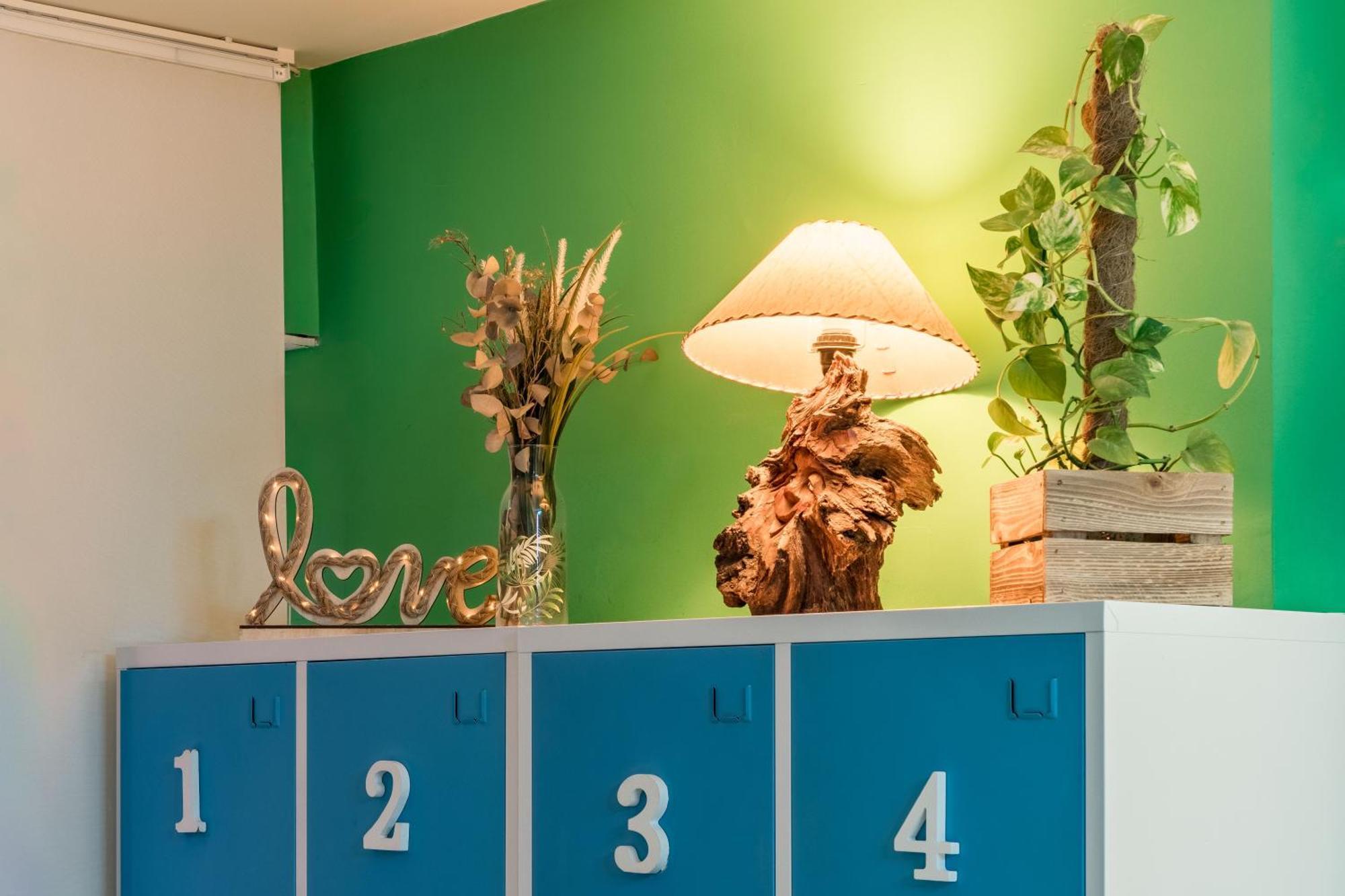 Oxygen Hostel Capsula Madrid Ngoại thất bức ảnh